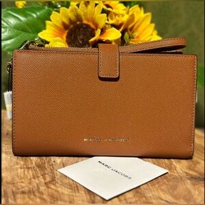 🆕MARC JACOBS Phone Wristlet Wallet from NORDSTROM Rack